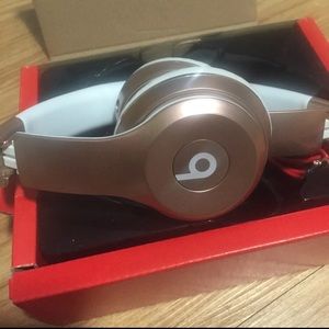 SOLD! Beats solo 3 wireless rose gold!!